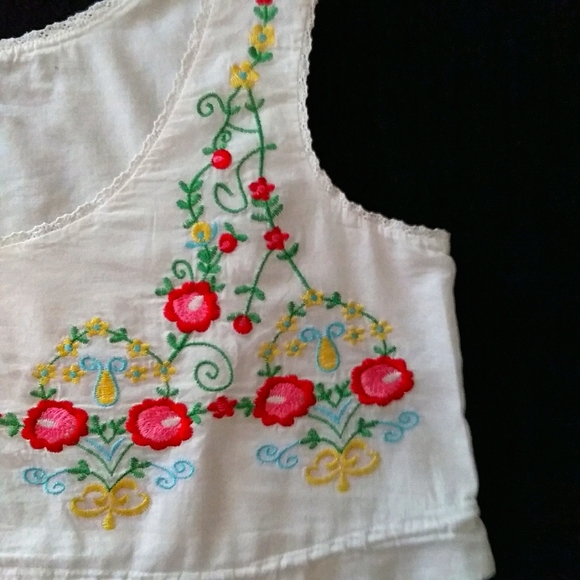 Embroidered Drawstring Crop Top - Picture 4 of 9